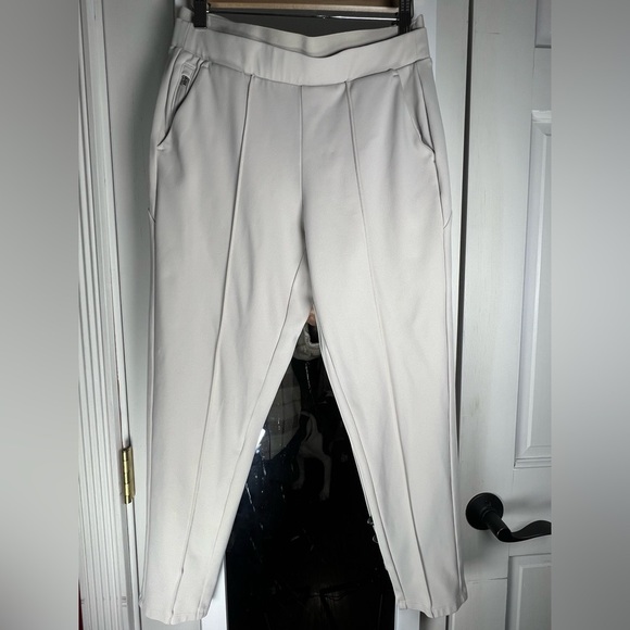 Athleta Pants - Athleta Pants Womens Beige Venice Pintuck Tapered Commute Travel Office Sz XS